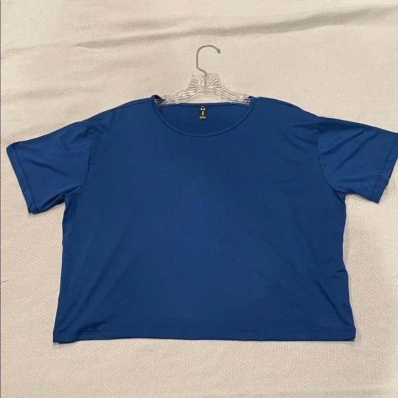 NWT Under Armour Women's Motion Blue Short Sleeve Loose Fit T-Shirt Size Medium - Picture 2 of 9